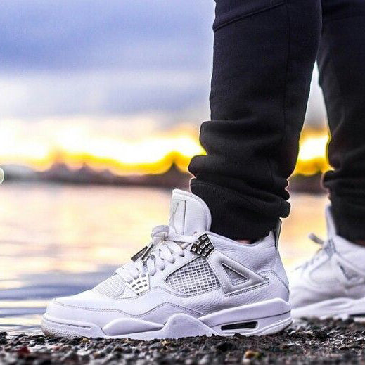 Air Jordan 4 Frozen Moments (W)