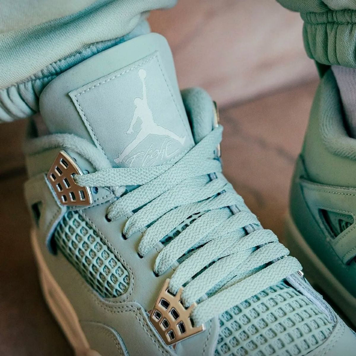 Air Jordan 4 Seafoam Sail (W)