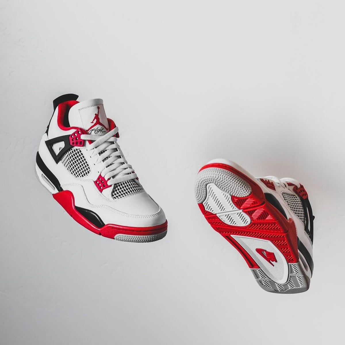 Air Jordan 4 Fire Red