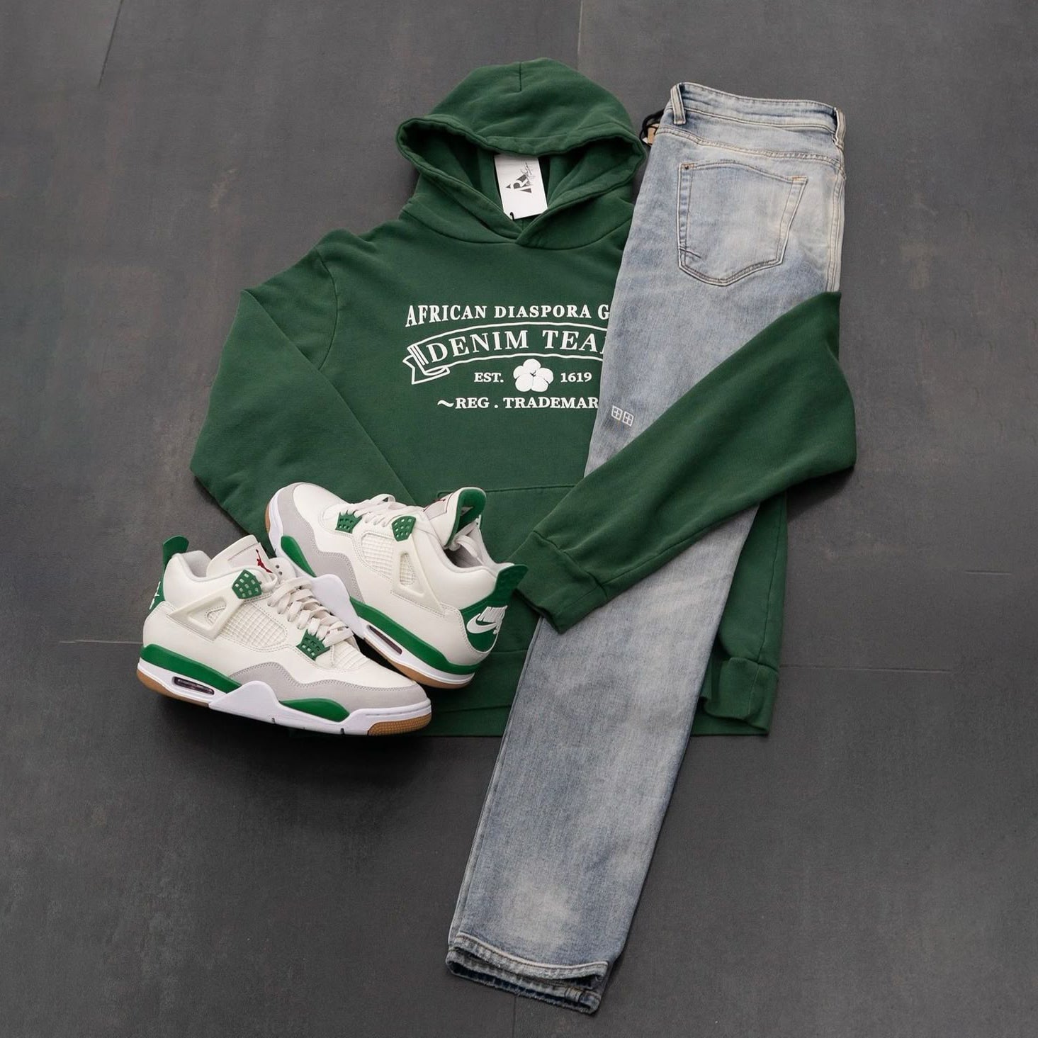 Air Jordan 4 SB Pine Green