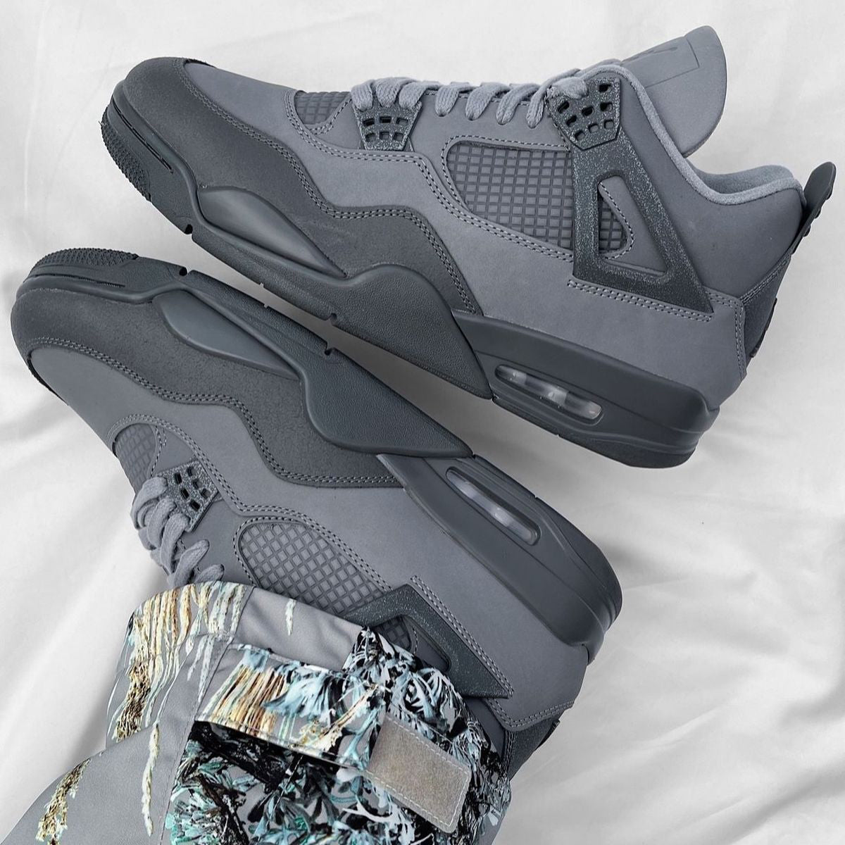 Air Jordan 4 Wet Cement