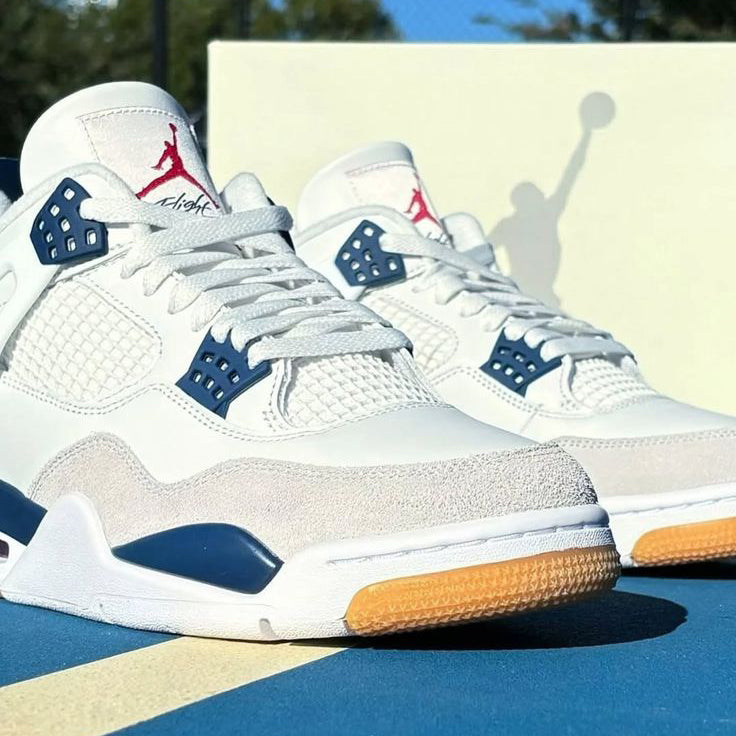 Air Jordan 4 SB Navy