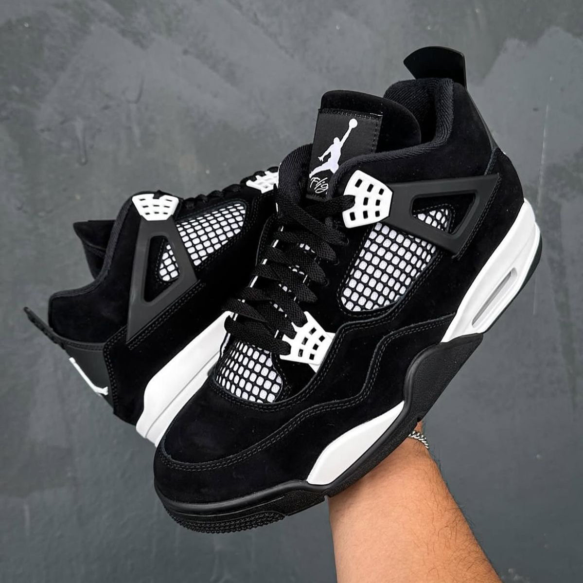 Air Jordan 4 White Thunder