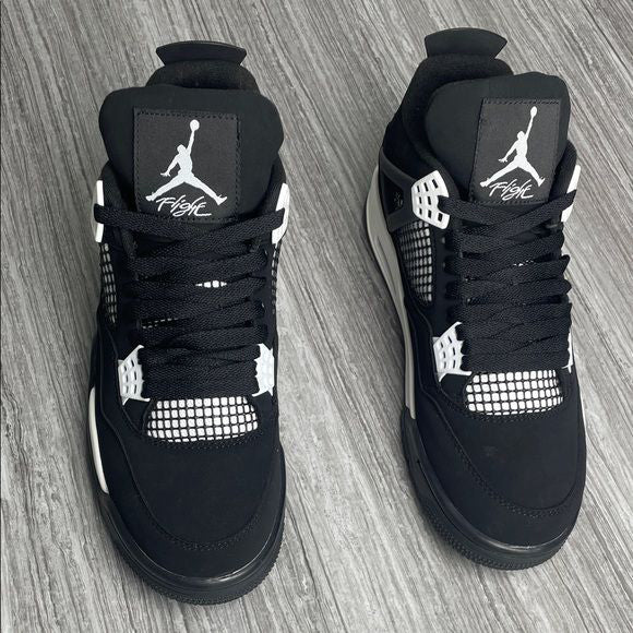 Air Jordan 4 White Thunder