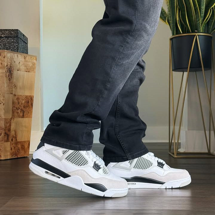 Air Jordan 4 Military Black