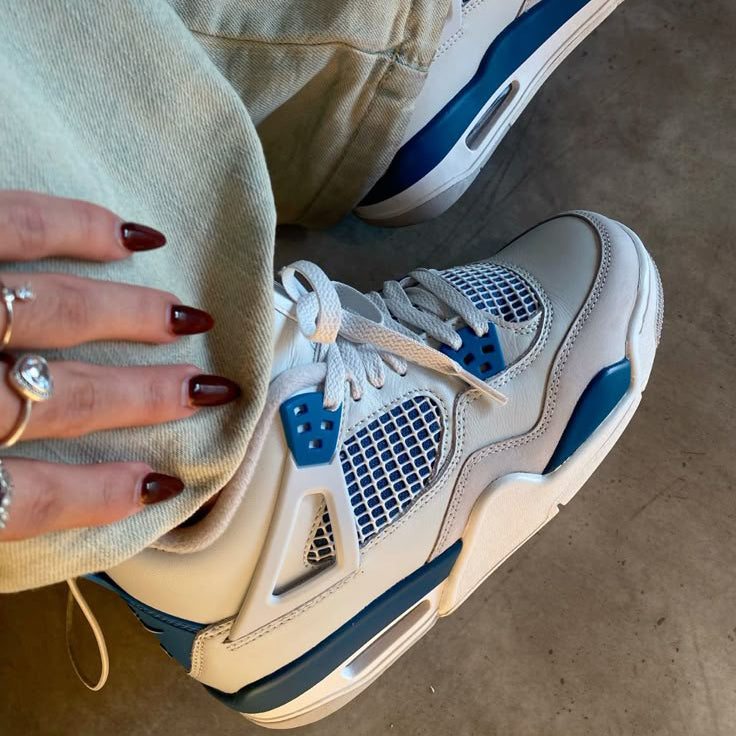 Air Jordan 4 Military Blue