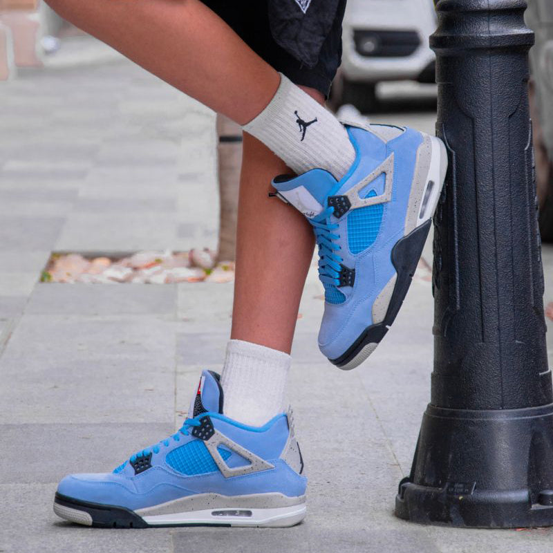 Air Jordan 4 University Blue