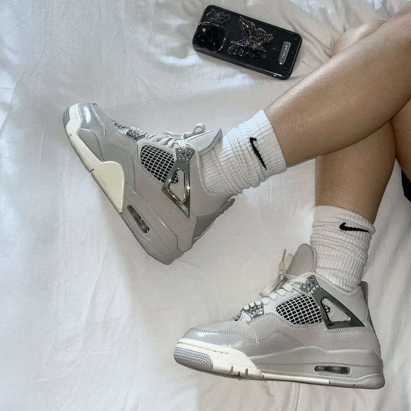 Air Jordan 4 Frozen Moments (W)
