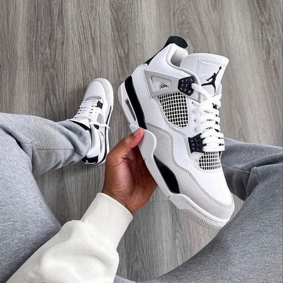 Air Jordan 4 Military Black