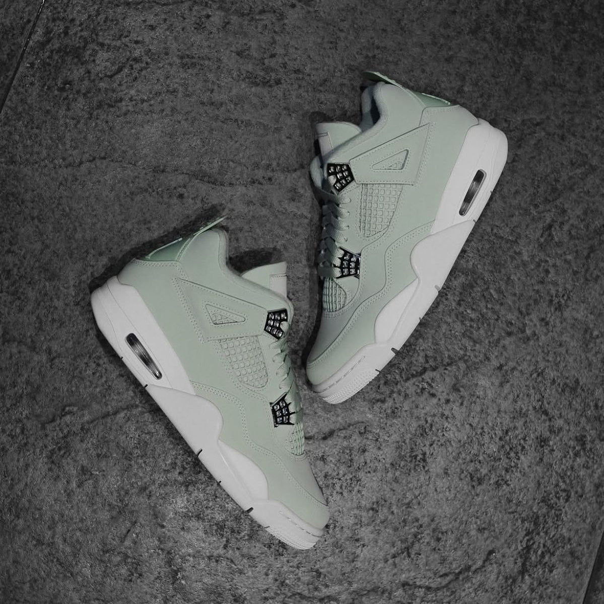 Air Jordan 4 Seafoam Sail (W)