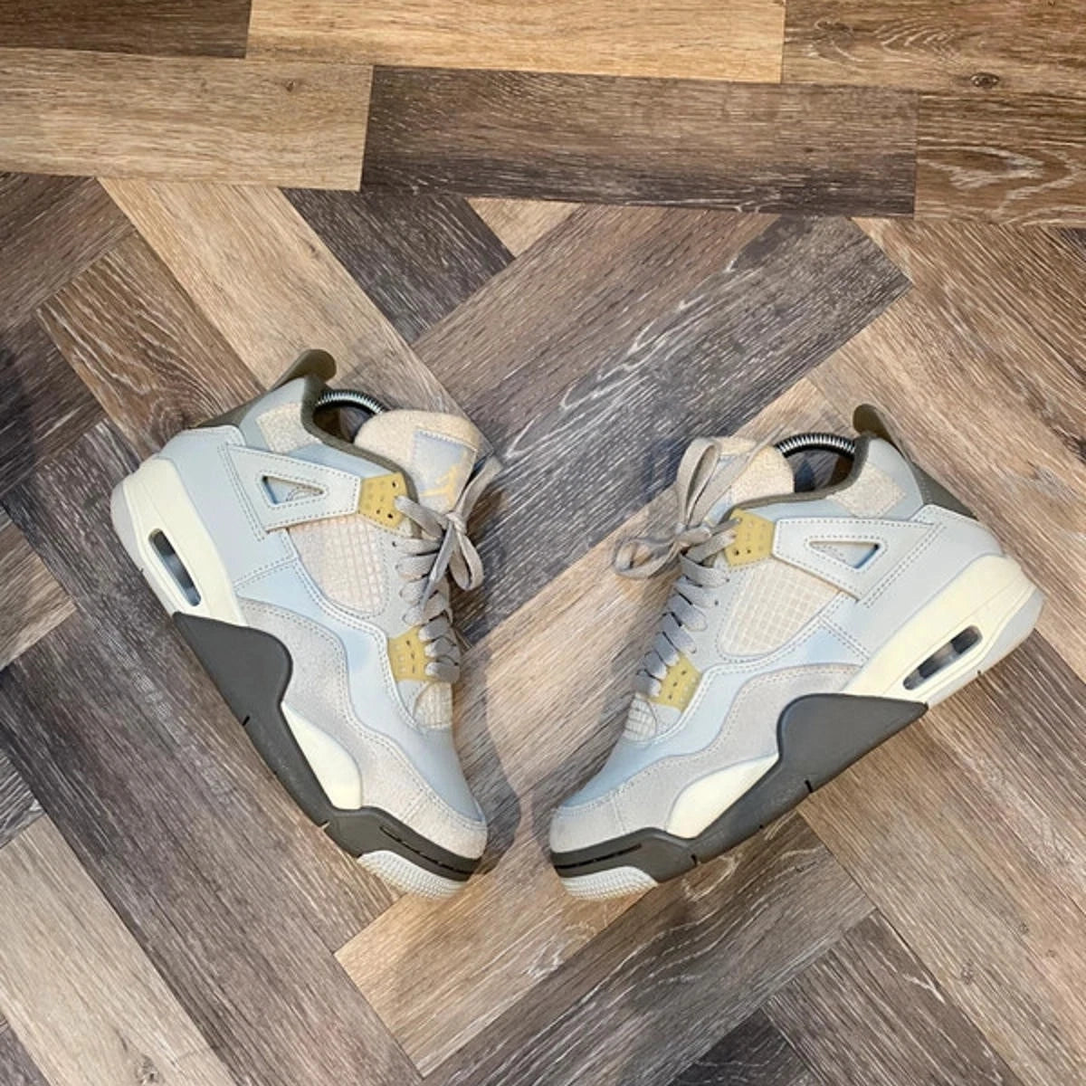 Air Jordan 4 SE Craft Photon Dust