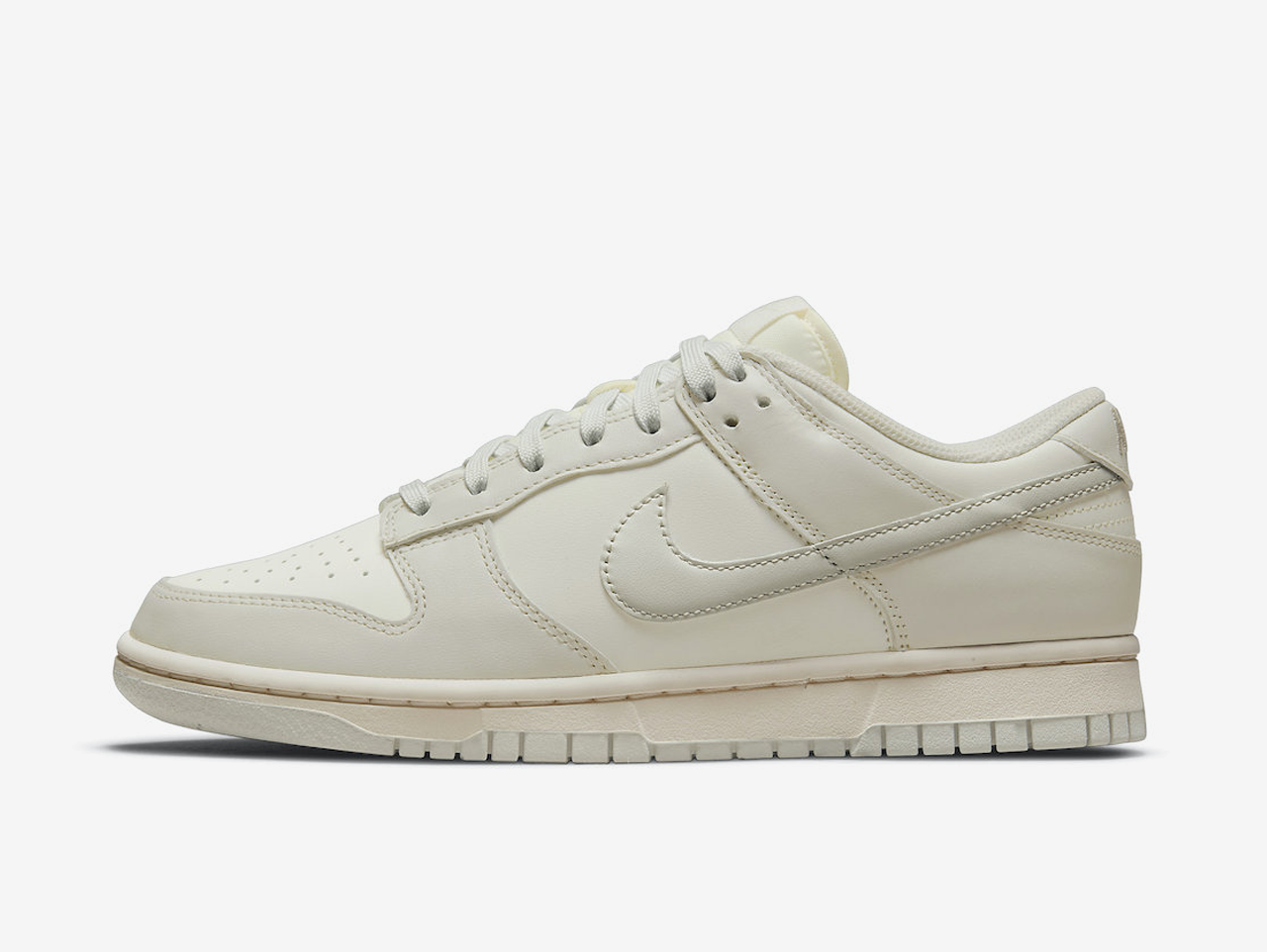 Nike Dunk Low Sail Light Bone (W)