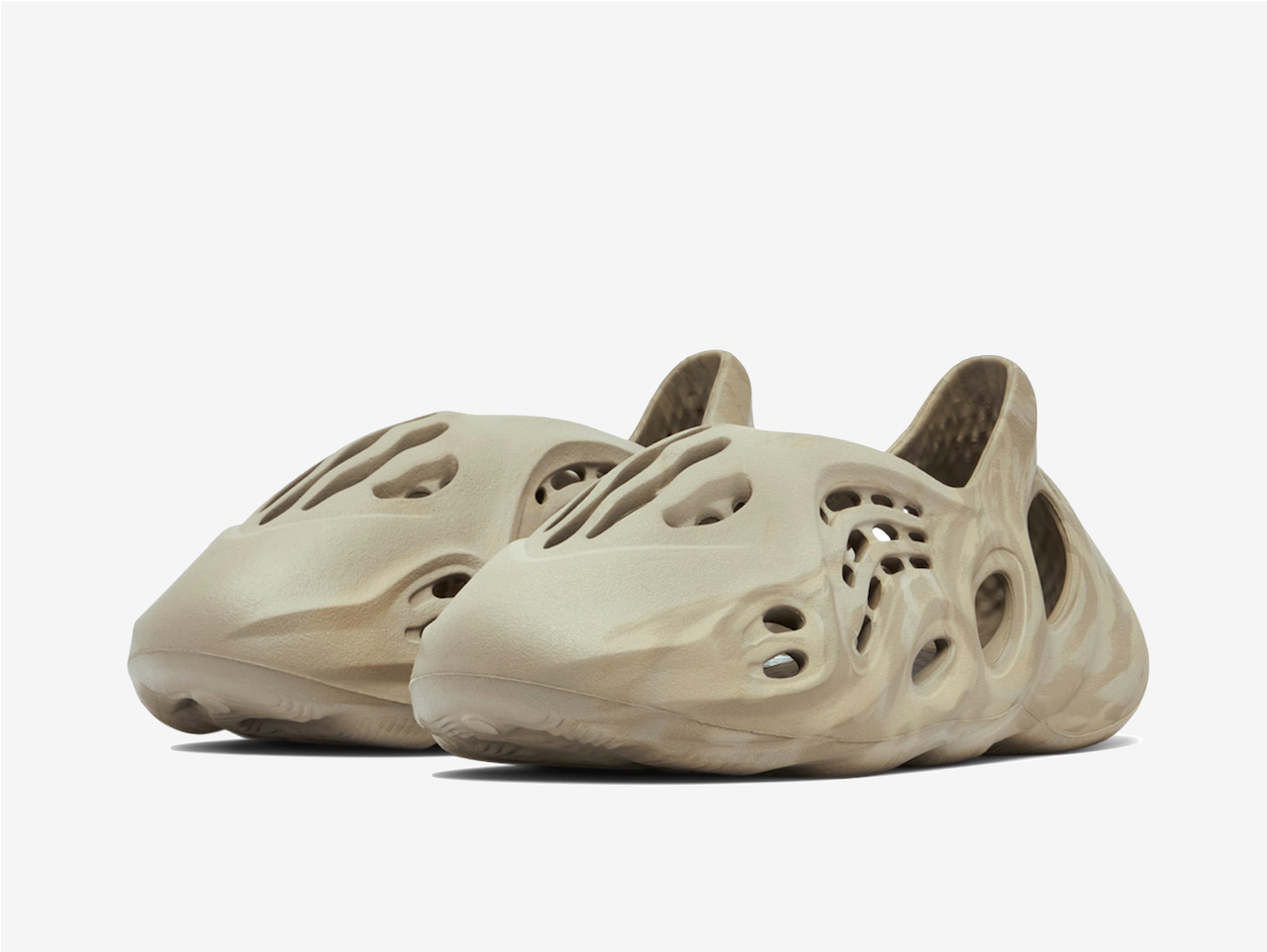Yeezy Foam RNNR Stone Salt