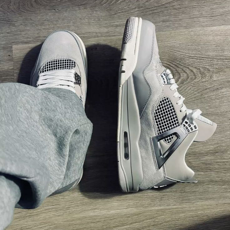 Air Jordan 4 Frozen Moments (W)