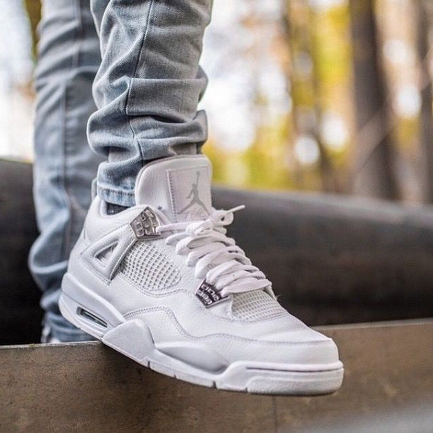 Air Jordan 4 Frozen Moments (W)